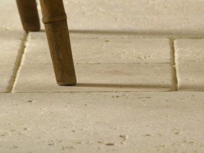 LightTumbledTravertine-main-1-600x420