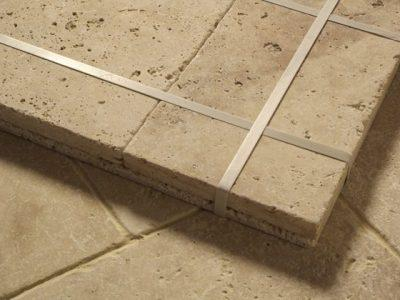 LightTumbledTravertine-main-4-600x420